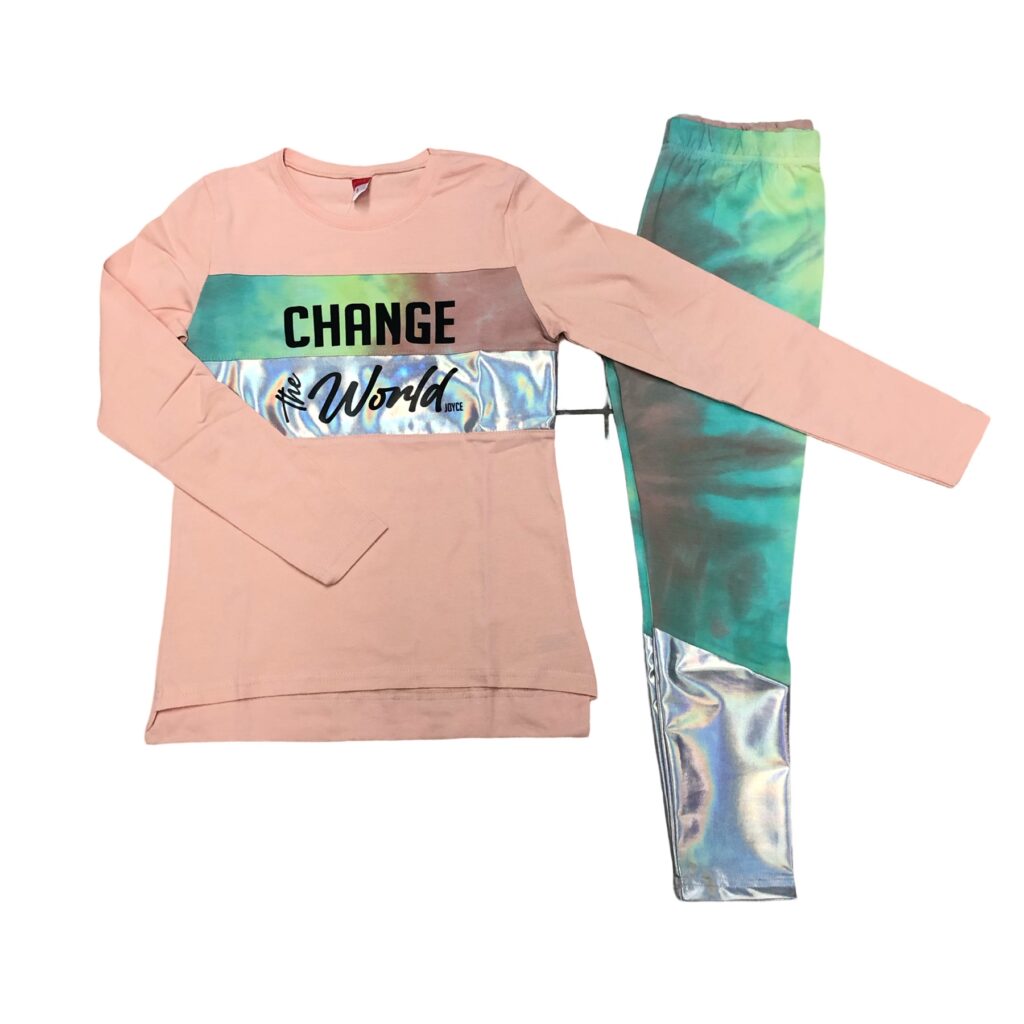 παιδικό σετ με ροζ μπλούζα που γράφει Change the world και tie-dye κολάν και ασημένια ιριδίζον λεπτομέρεια