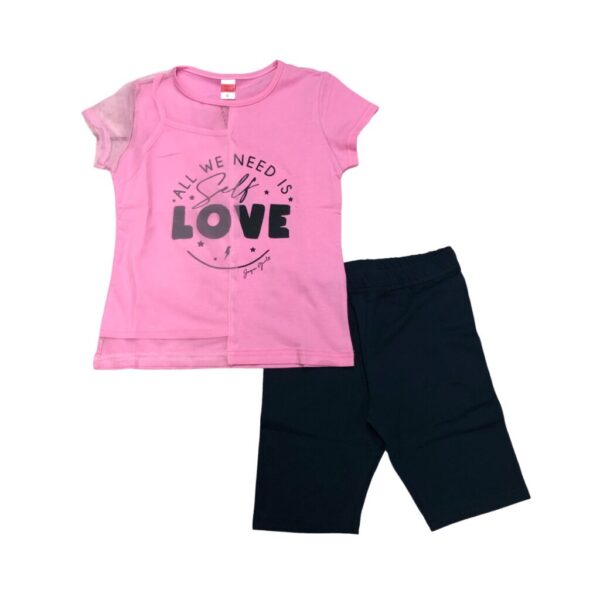 παιδικό σετ με ροζ μπλούζα που γράφει "All we need is self love" και μαύρο κολάν