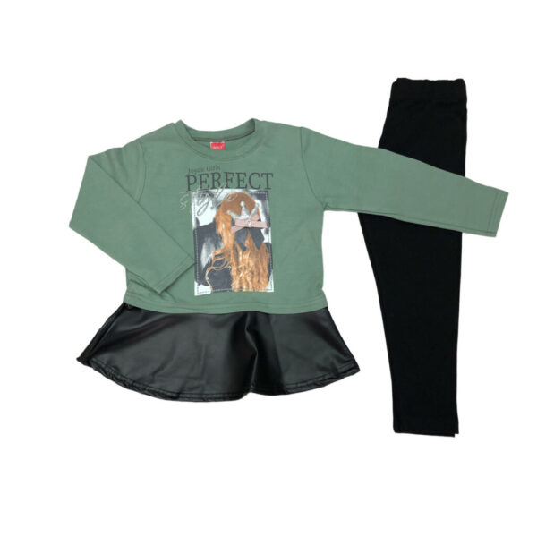 παιδικό σετ με πράσινη μπλούζα με πριγκίπισσα που από πάνω γράφει perfect και στο τελείωμα η μπλούζα έχει δερματίνη , και μαύρο παντελόνι κολάν