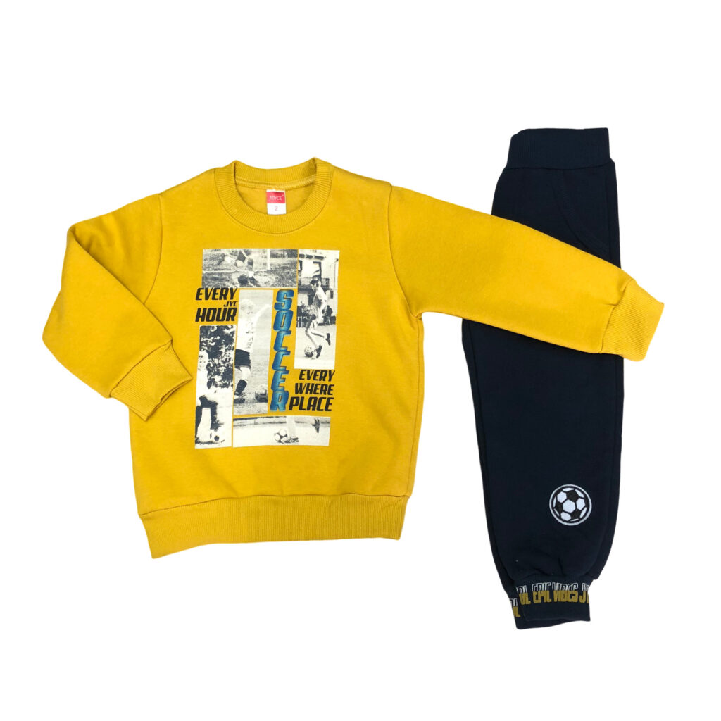 παιδικό σετ φόρμας με κίτρινο φούτερ με ποδόσφαιρο που γράφει soccer και γκρι παντελόνι φόρμας με στάμπα μία μπάλα ποδοσφαίρου